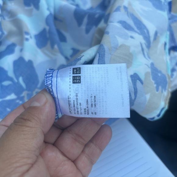 Uniqlo Blue & Beige Floral Smocked Dress - Picture 5 of 7